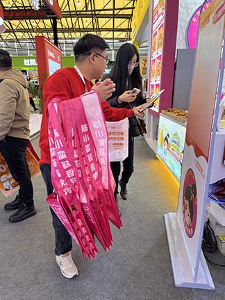 祝賀陳小蠻蒜香炸雞受邀參加CFA上海國際餐飲連鎖加盟展
